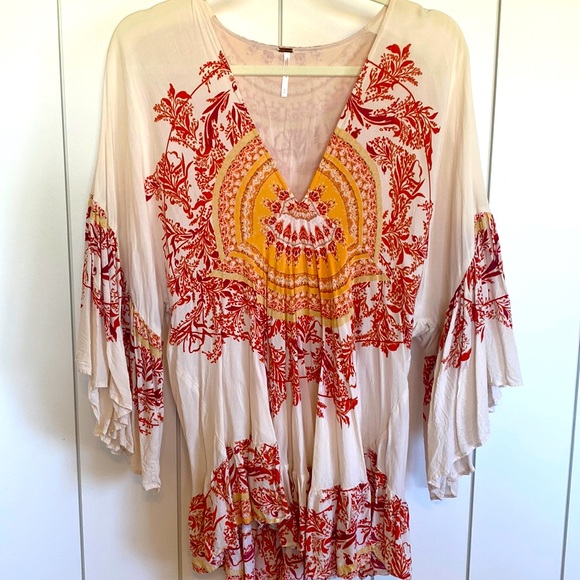 Tops - Free people boho flowy top!